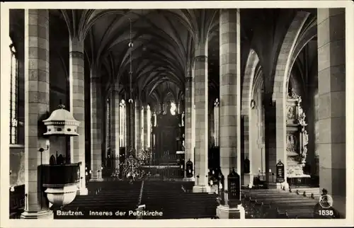 Ak Bautzen in der Oberlausitz, Inneres der Petrikirche