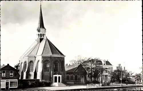 Ak Woubrugge Jacobswoude Südholland, Ned. Herv. Kerk met Pastorie