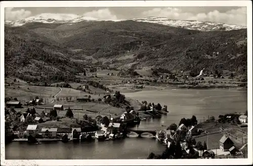 Ak Norheimsund Norwegen, Blick auf den Ort am Hardangerfjord, Brücke, Häuser