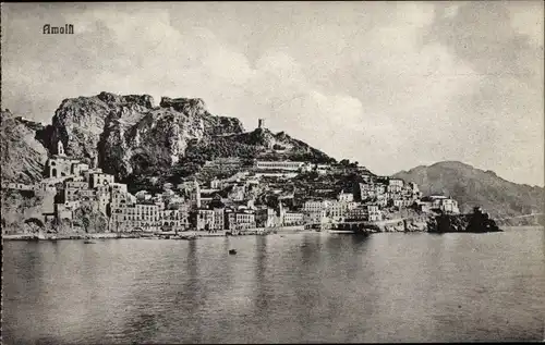 Ak Amalfi Campania, Stadt vom Meer aus gesehen