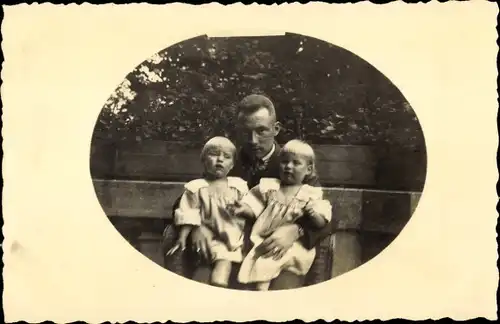 Foto Ak Friedrich von Hohenzollern Sigmaringen m it Kindern