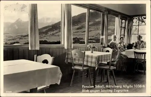 Ak Oy Mittelberg im Allgäu, Pension Schall, Innenansicht, Blick gegen Säuling und Zugspitze