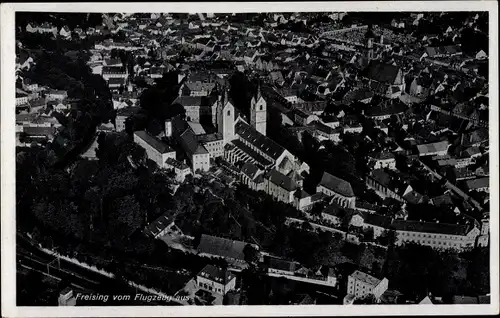 Ak Freising in Oberbayern, Blick auf den Ort, Fliegeraufnahme