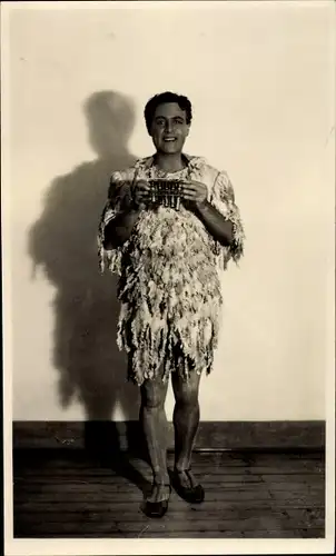 Foto Ak Salzburg in Österreich, Salzburger Festspiele, Schauspieler im Kostüm