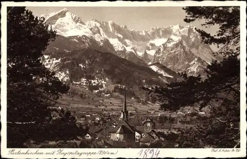 Ak Garmisch Partenkirchen in Oberbayern, Partenkirchen mit Zugspitzgruppe