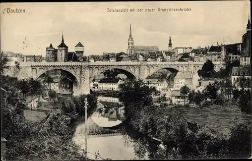 Ak Bautzen Sachsen, Totalansicht mit der neuen Kronprinzenbrücke