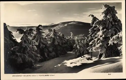 Foto Ak Oberwiesenthal im Erzgebirge, Keilberg vom Fichtelberg gesehen, Winter