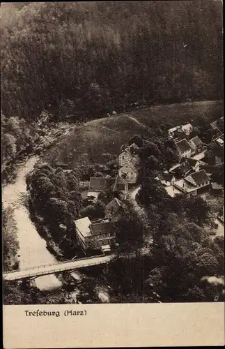 Ak Treseburg Thale im Harz, Vogelperspektive über den Ort, Brücke