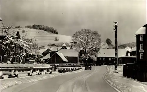 Ak Schönbrunn Schleusegrund im Thüringer Wald, Partie im Ort, Winter