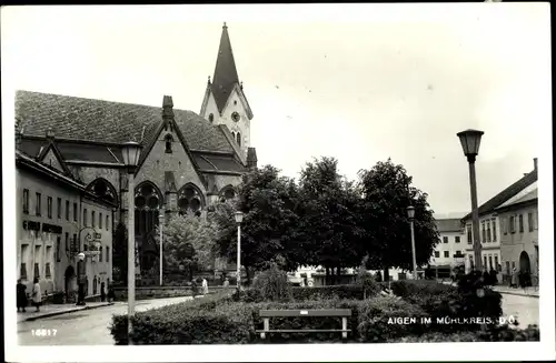 Ak Aigen Oberösterreich, Straßenpartie mit Kirche