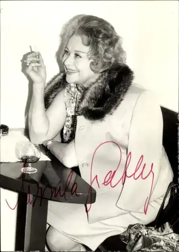 Foto Schauspielerin Ursula Grabley, Portrait, Autogramm, Zigarette