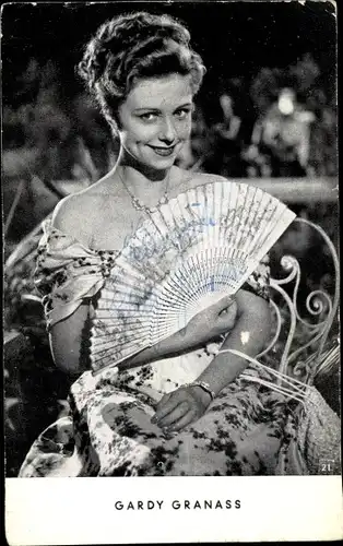 Ak Schauspielerin Gardy Granass, Portrait, Autogramm, Fächer