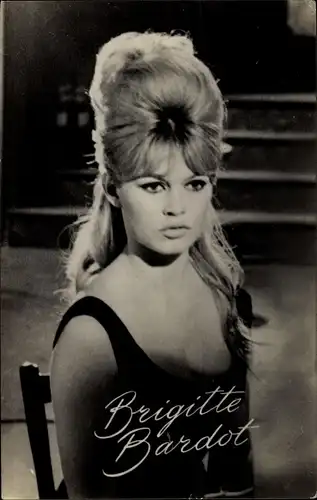 Ak Schauspielerin Brigitte Bardot, Portrait