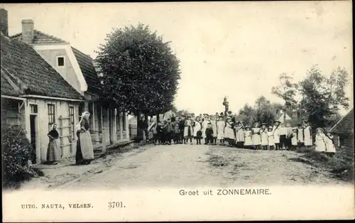 Ak Zonnemaire Zeeland, Straßenpartie, Anwohner