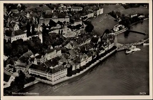 Ak Meersburg am Bodensee, Blick auf den Ort, Fliegeraufnahme