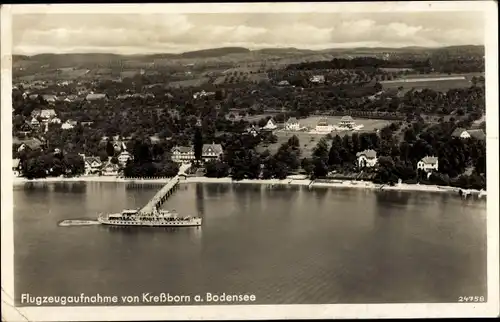 Ak Kressbronn am Bodensee, Blick auf den Ort, Anlegestelle, Fliegeraufnahme