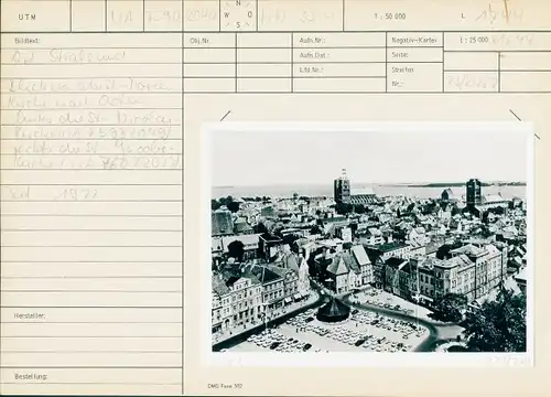 Foto Stralsund in Vorpommern, Totalansicht der Ortschaft, 1972