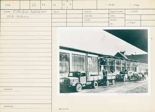 Foto Andershof Stralsund in Mecklenburg Vorpommern, VEB Molkerei, LKW