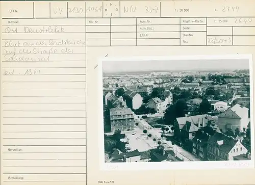 Foto Neustrelitz in Mecklenburg, Blick von der Stadtkirche auf Straße der Solidarität, 1971