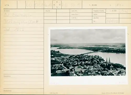 Foto Neuruppin in Brandenburg, Blick auf den Ort, 1959