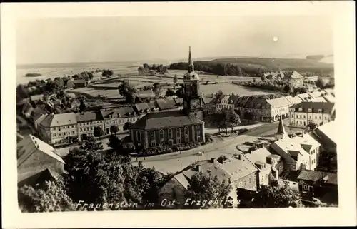 Foto Ak Frauenstein im Erzgebirge, Marktplatz, Kirche, Panorama