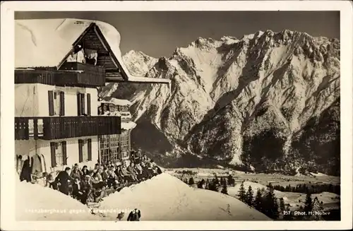 Ak Mittenwald in Oberbayern, Kranzberghaus, Blick auf Karwendelgebirge