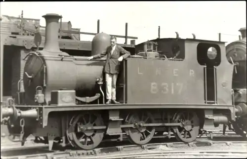 Foto Britische Eisenbahn, London North Eastern Railway LNER 8317 Steam locomotive