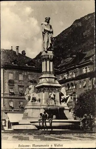 Ak Bozen Bolzano Südtirol, Monumento a Walter, Monumentalbrunnen