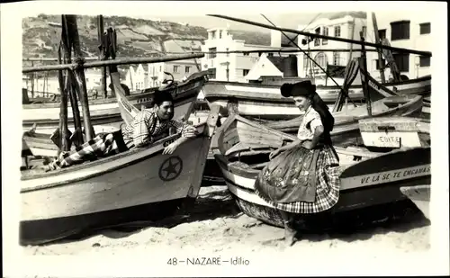 Ak Nazaré Nazareth Portugal, Idilio, Hafen, Boote, Tracht