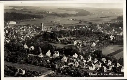 Ak Biberach an der Riß in Oberschwaben, Fliegeraufnahme der Ortschaft