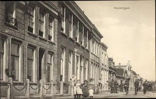 Ak Kruiningen Zeeland, Straßenpartie im Ort