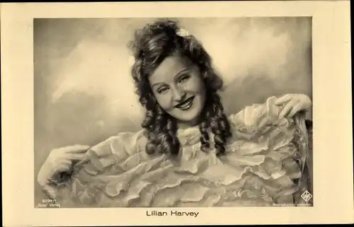 Ak Schauspielerin Lilian Harvey, Portrait, Rüschenkleid