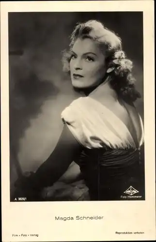 Ak Schauspielerin Magda Schneider, A 3826 1, Portrait, Blick über die Schulter