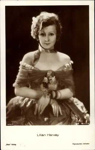 Ak Schauspielerin Lilian Harvey, Portrait, Kleid