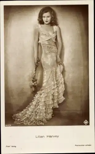 Ak Schauspielerin Lilian Harvey, Portrait, Kleid
