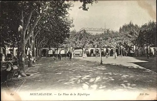 Ak Mostaganem Tijdit Algerien, La Place de la Republique