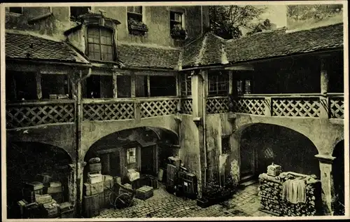 Ak Regensburg an der Donau Oberpfalz, Hof im alten Schwabacher Haus