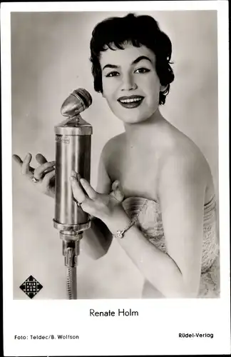Ak Schauspielerin Renate Holm, Portrait am Mikrofon