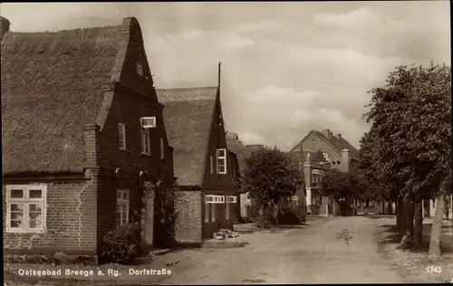 Ak Breege auf Rügen, Dorfstraße