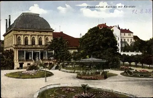 Ak Františkovy Lázně Franzensbad Region Karlsbad, Kurhaus mit Kurplatz