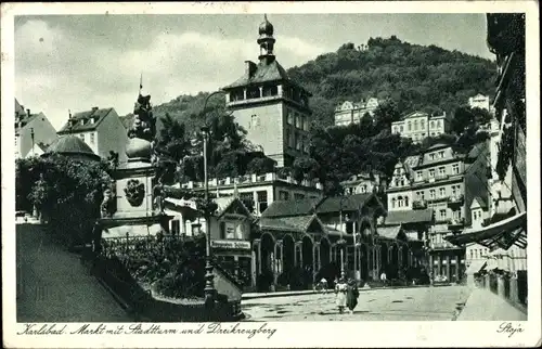 Ak Karlovy Vary Karlsbad Stadt, Markt mit Stadtturm und Dreikreuzberg