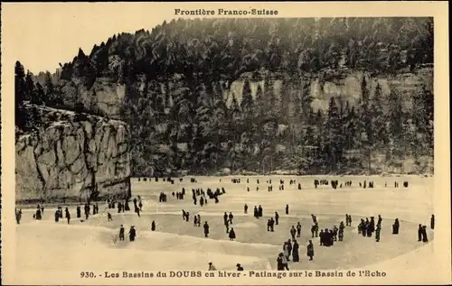 Ak Doubs Frankreich, Les Bassins du Doubs en hiver, Patinage sur le Bassin de l'Echo