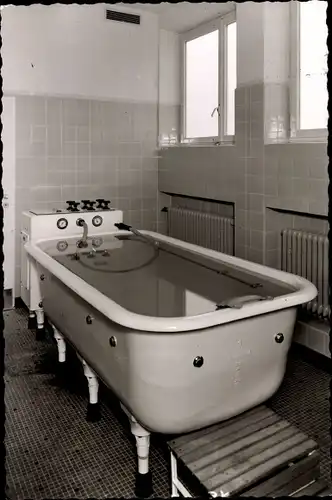 Foto Ak Buer in Westfalen Gelsenkirchen Ruhrgebiet, Badewanne im Hallenbad