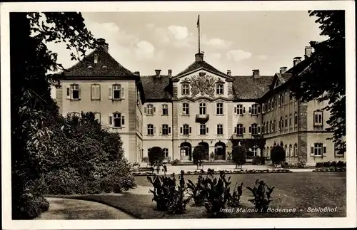 Ak Insel Mainau im Bodensee, Schlosshof