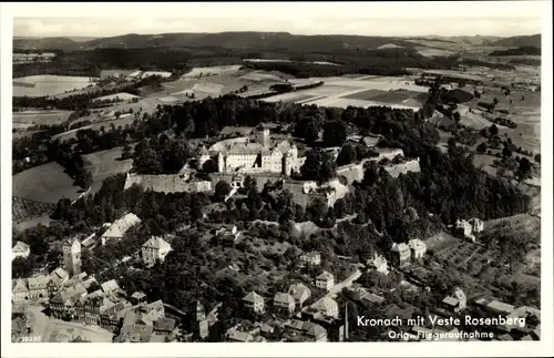 Ak Kronach in Oberfranken, Panorama mit Veste Rosenberg, Fliegeraufnahme