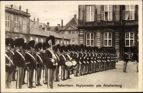 Ak København Kopenhagen Dänemark, Amalienborg Slot, Vagtparaden