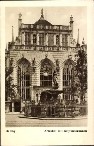 Ak Gdańsk Danzig, Artushof mit Neptunbrunnen, Langer Markt