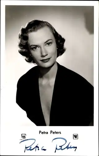 Ak Schauspielerin Petra Peters, Portrait, Autogramm