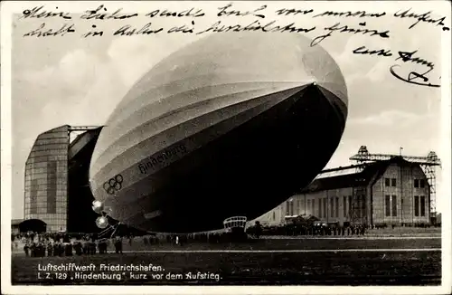 Ak Luftschiffwerft Friedrichshafen, Zeppelin Luftschiff LZ 129 Hindenburg, Luftschiffhalle