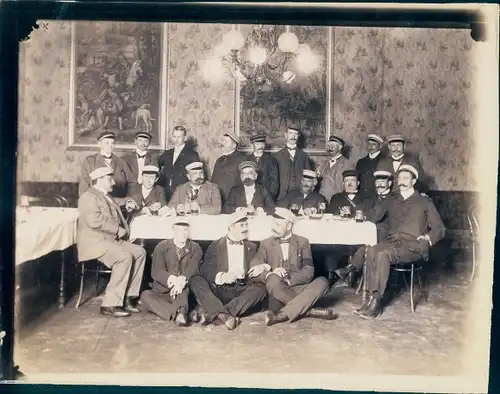 Studentika Foto Gruppenaufnahme von Studenten, Franz Wypyrsczyk